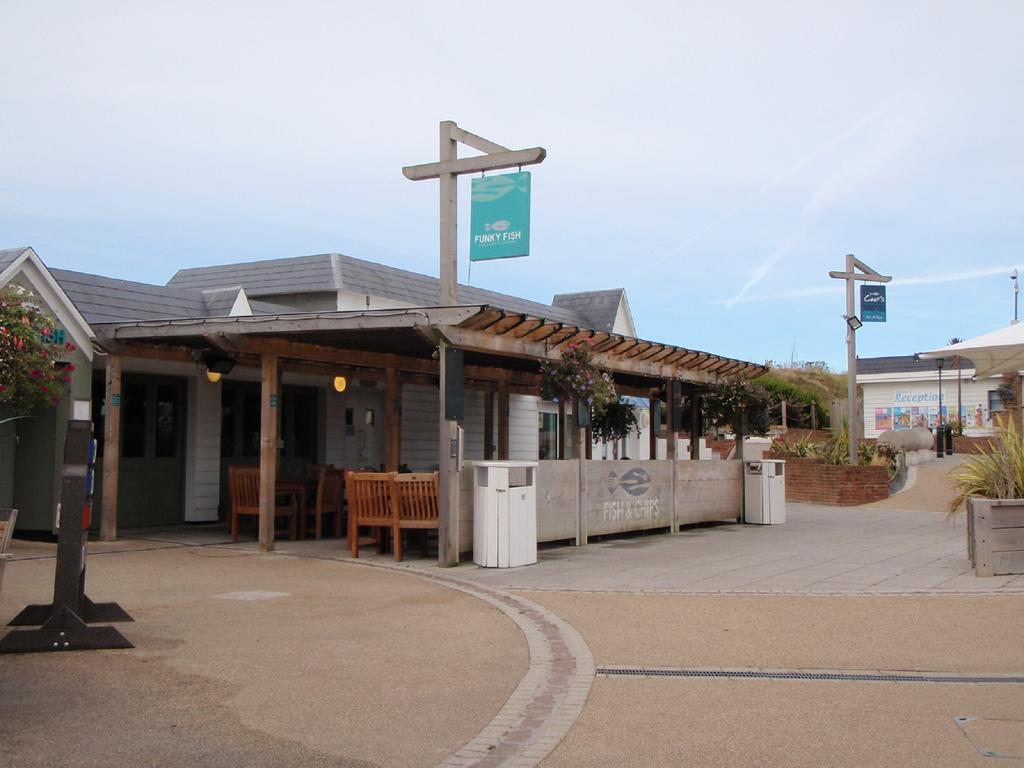Holidays At Perran Sands Holiday Park Perranporth Esterno foto